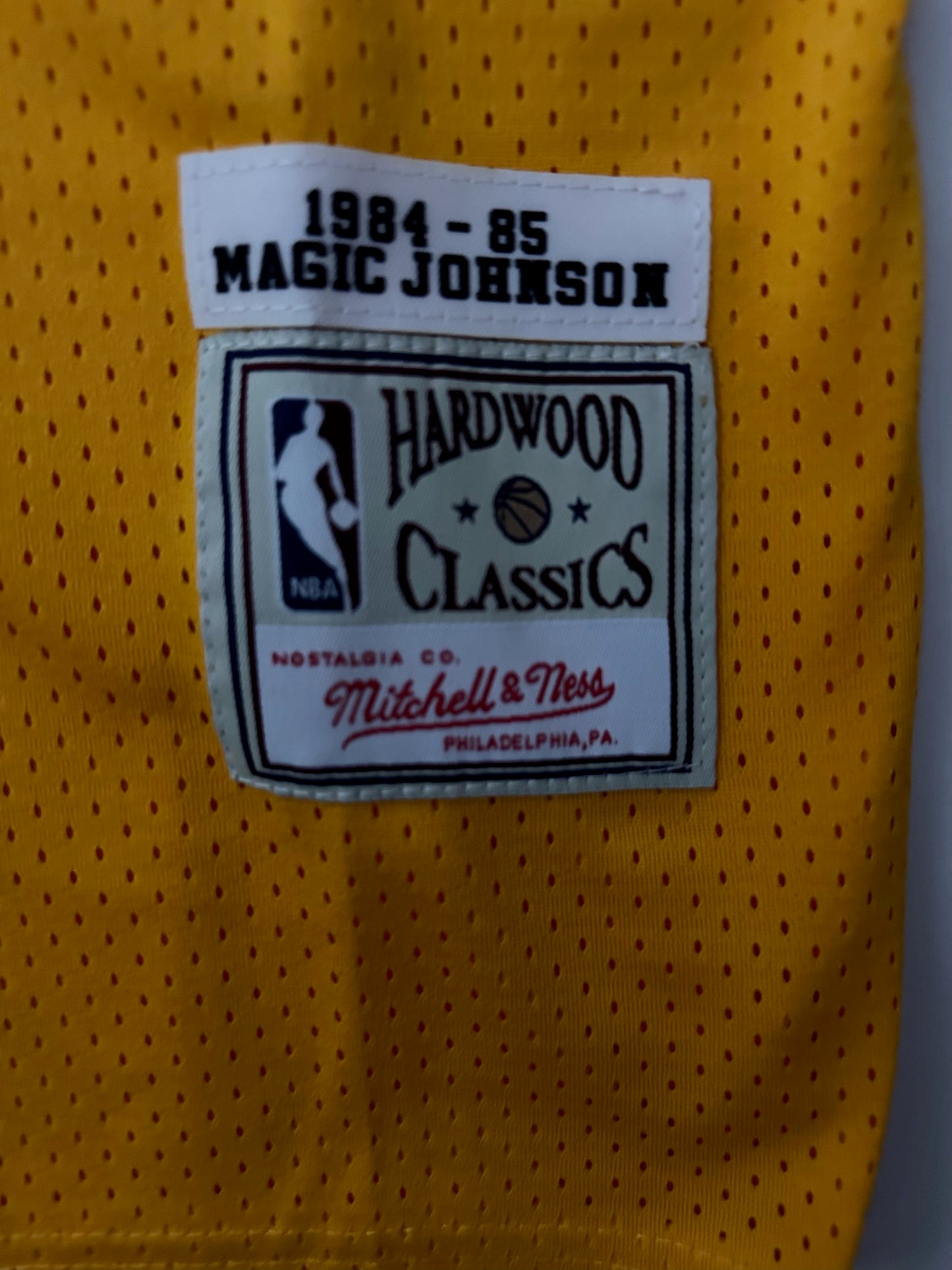Los Angeles LA Lakers NBA Hardwood Classics Johnson Basketball Vest Large 32 Yellow