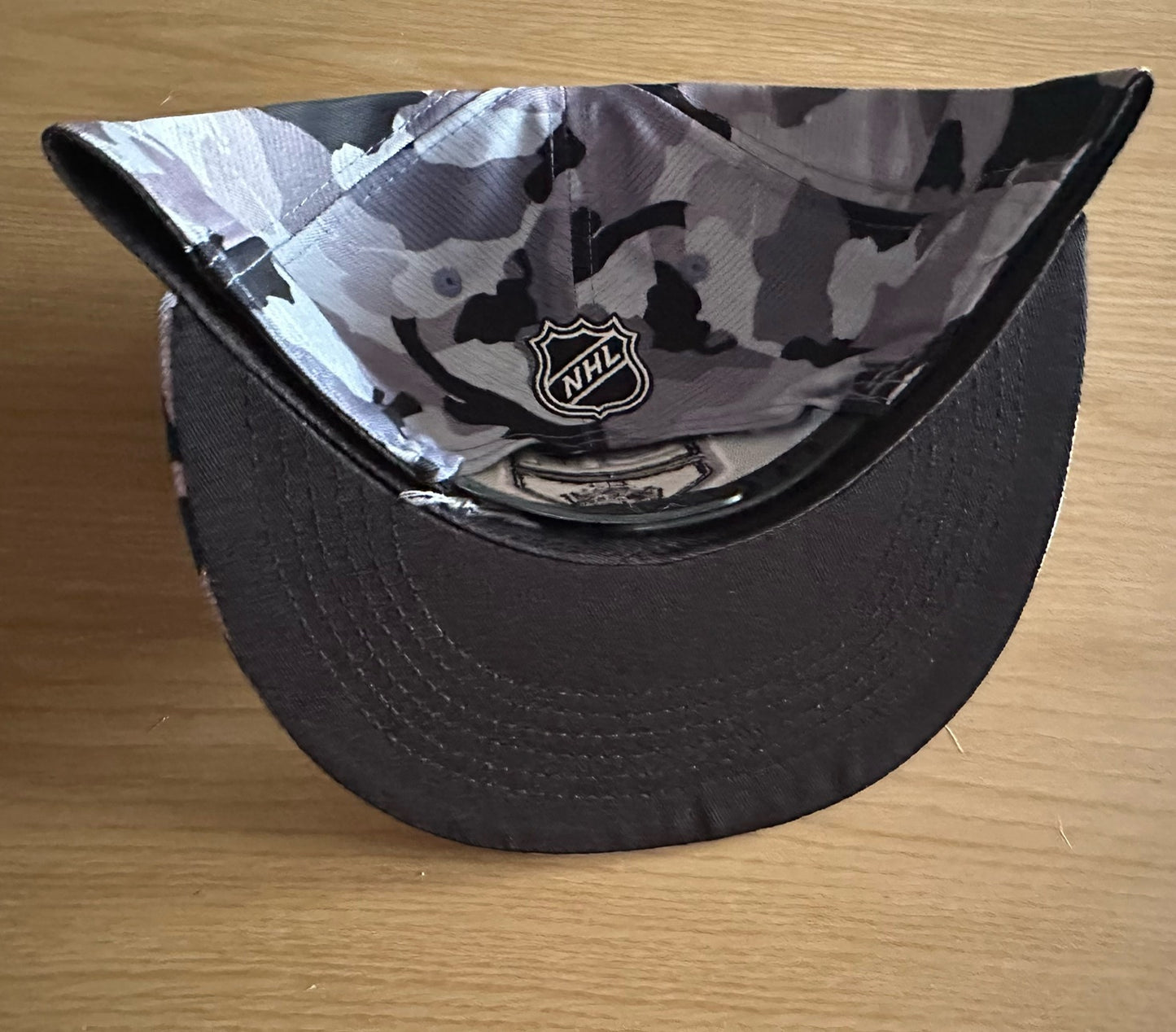 Los Angeles LA Kings NHL SnapBack Camo Baseball Cap Multicolour New With Sticker