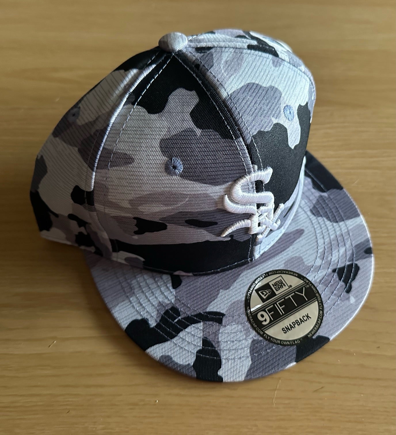 Chicago White Sox MLB SnapBack Camo Baseball Cap Multicolour New With Sticker