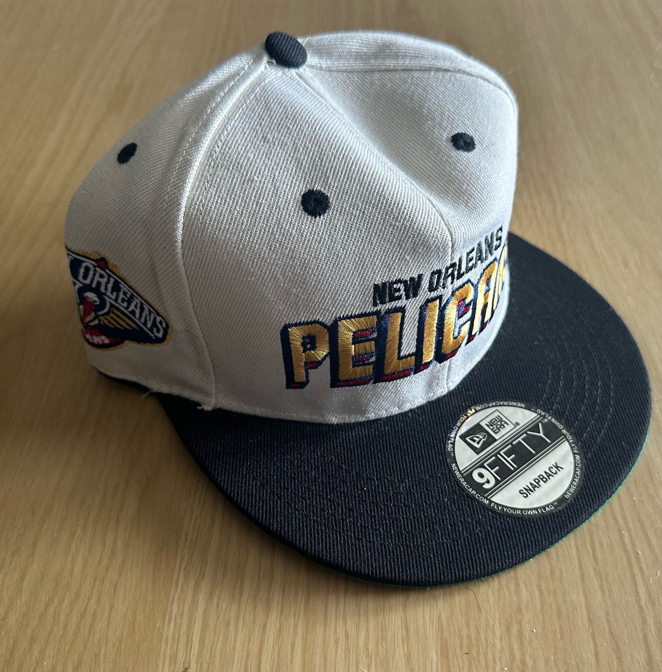 New Orleasn Pelicans NBA SnapBack Baseball Cap Multicolour New With Sticker