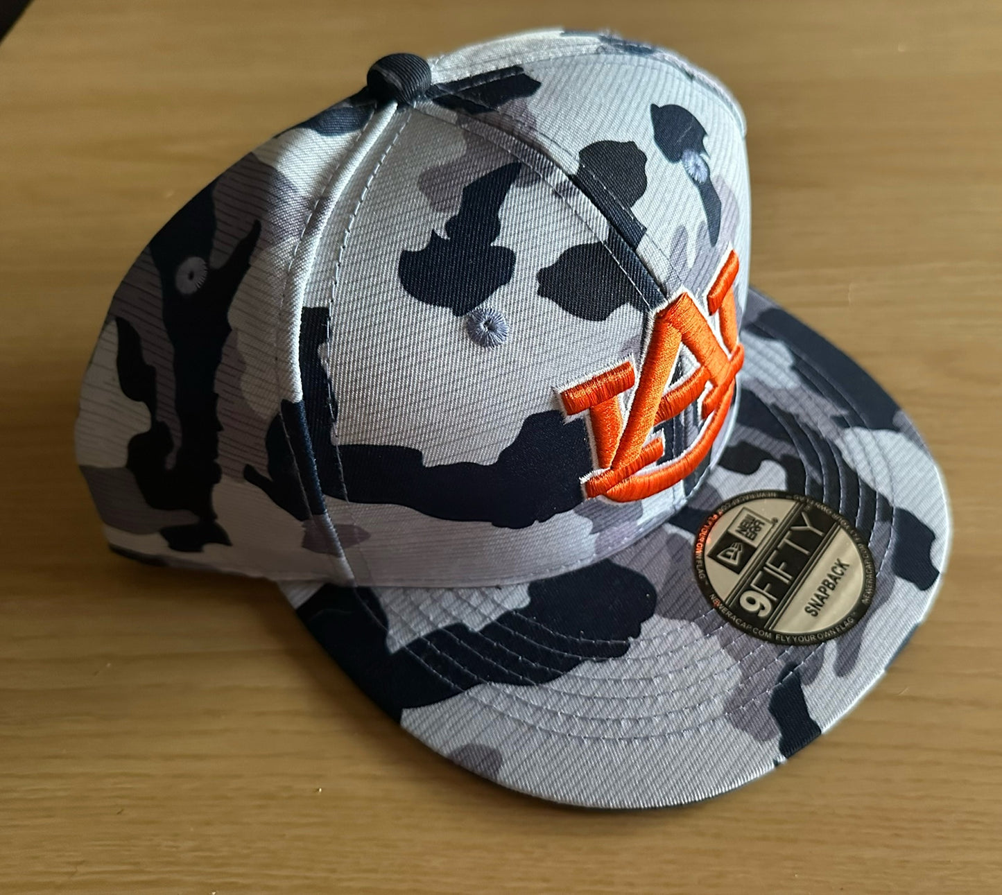 Auburn Tigers NCAA SnapBack Camo Baseball Cap Multicolour New With Sticker