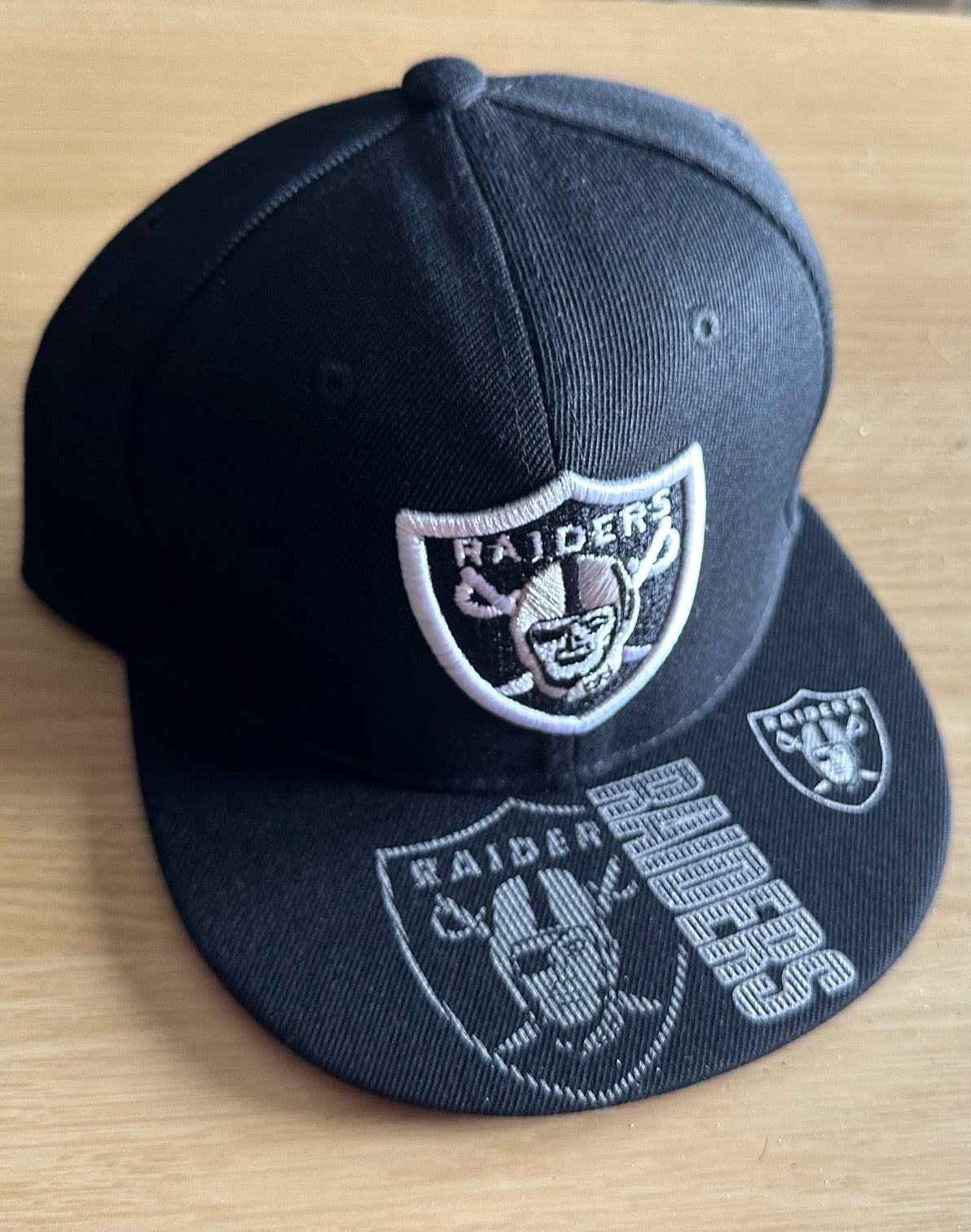 Las Vegas Raiders NFL SnapBack Baseball Cap Multicolour New With Sticker