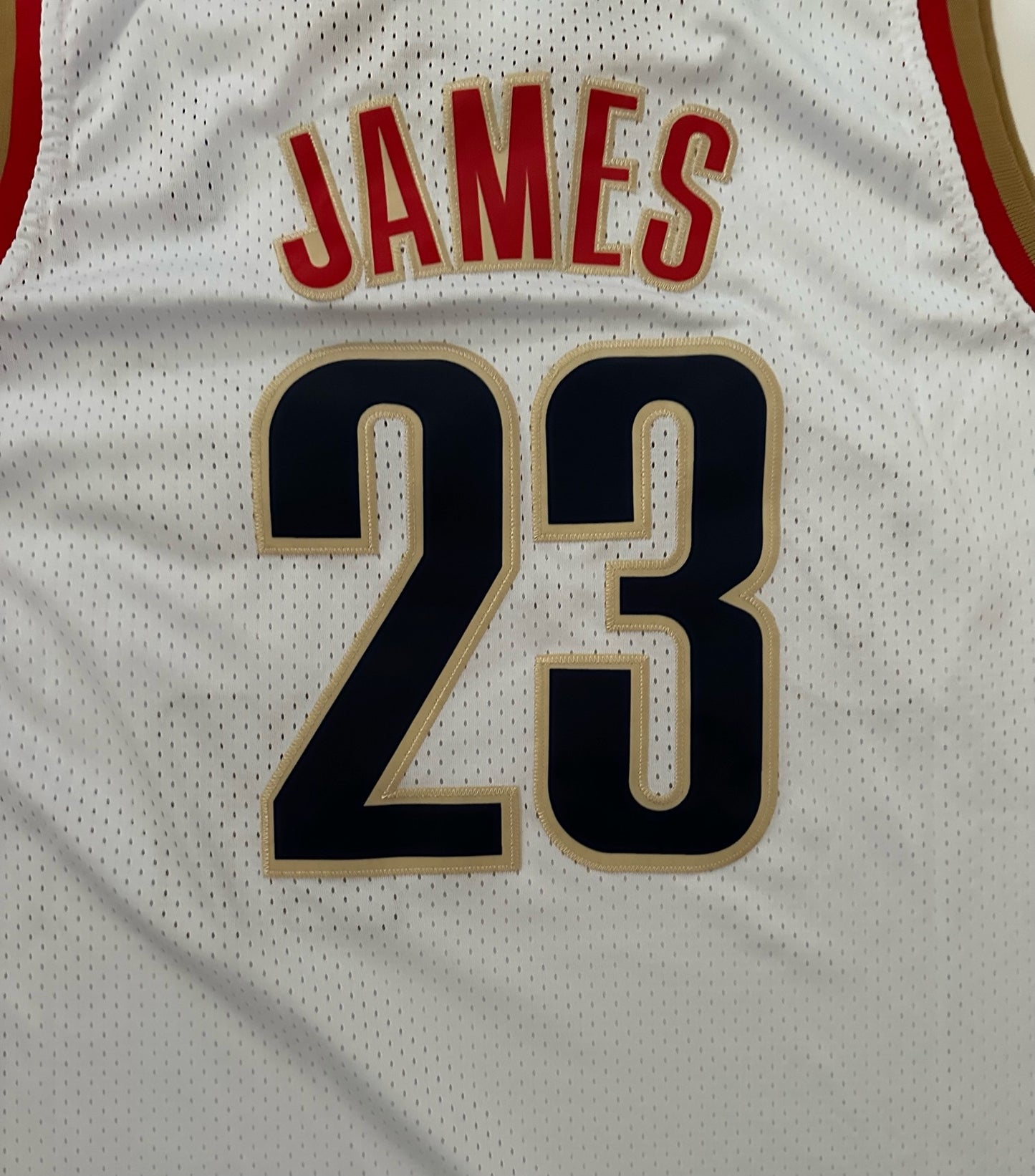 Cleveland Cavaliers NBA Hardwood Classics Basketball Vest Large James 23 White