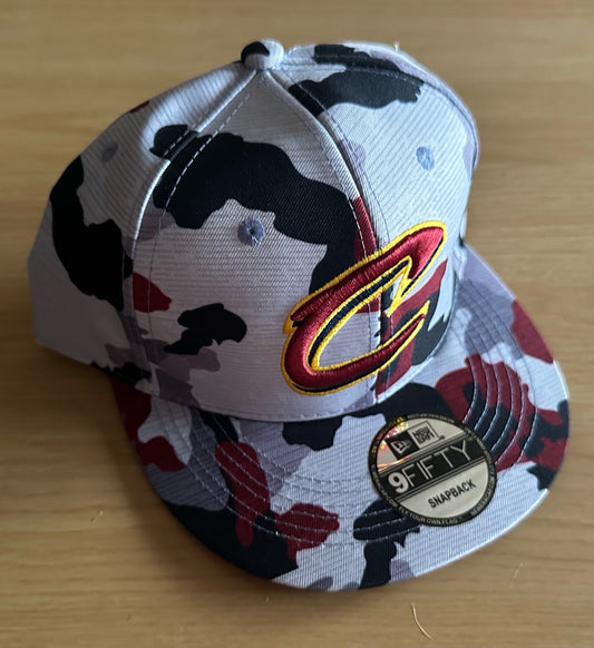 Cleveland Cavaliers NBA SnapBack Camo Baseball Cap Multicolour New With Sticker