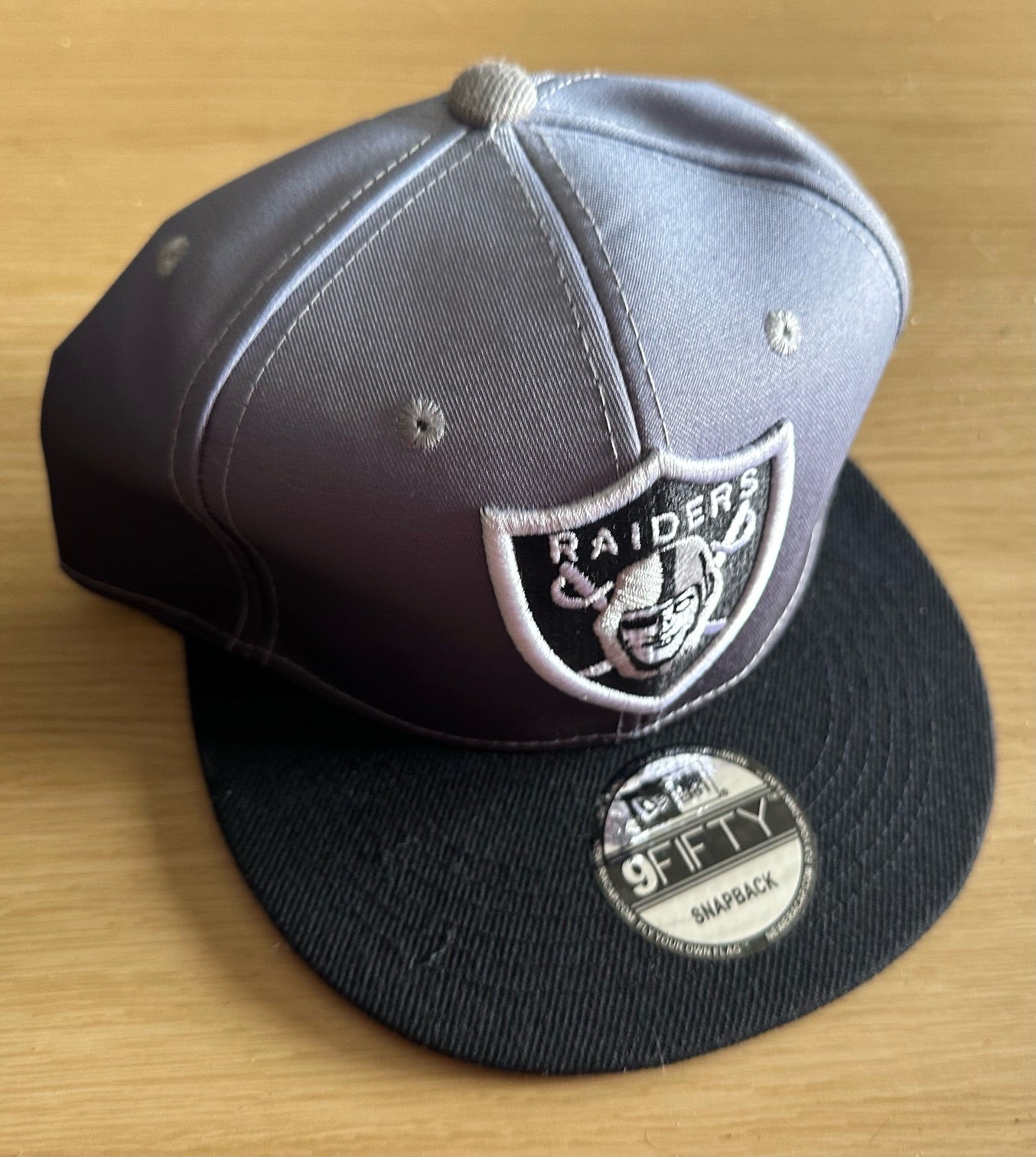 Las Vegas Raiders NFL SnapBack Baseball Cap Multicolour New With Sticker