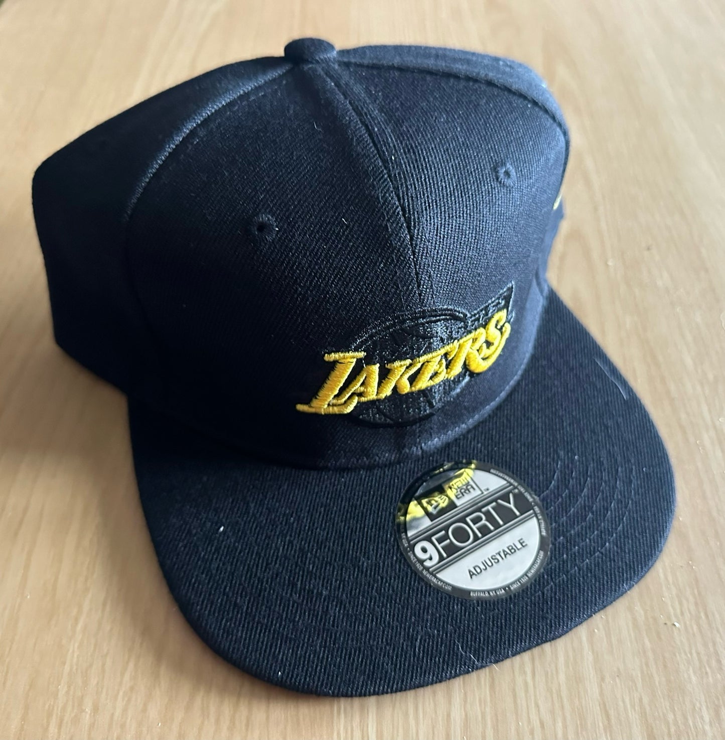 Los Angeles Lakers NBA SnapBack Baseball Cap Multicolour New With Sticker