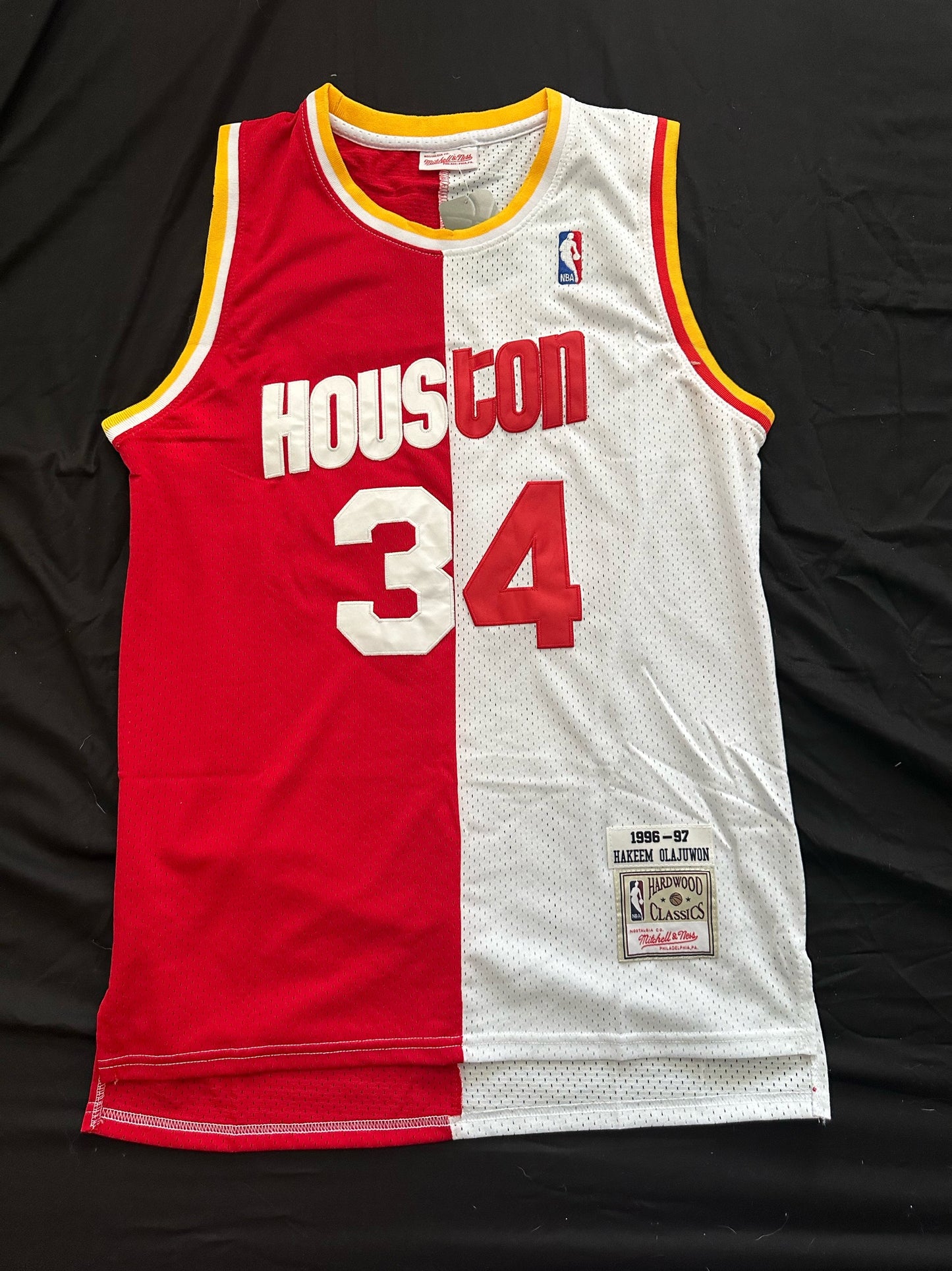 Retro 1/2& 1/2 Houston Rockets Olajuwon Basketball Vest Large Red & White