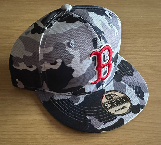 Boston Red Sox MLB SnapBack Camo Baseball Cap Multicolour New With Sticker