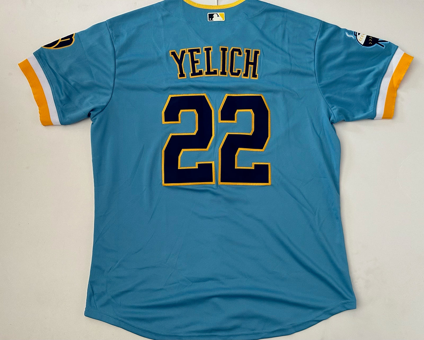 Milwaukee Brewers Yelich MLB Baseball Shirt Large 22 Blue