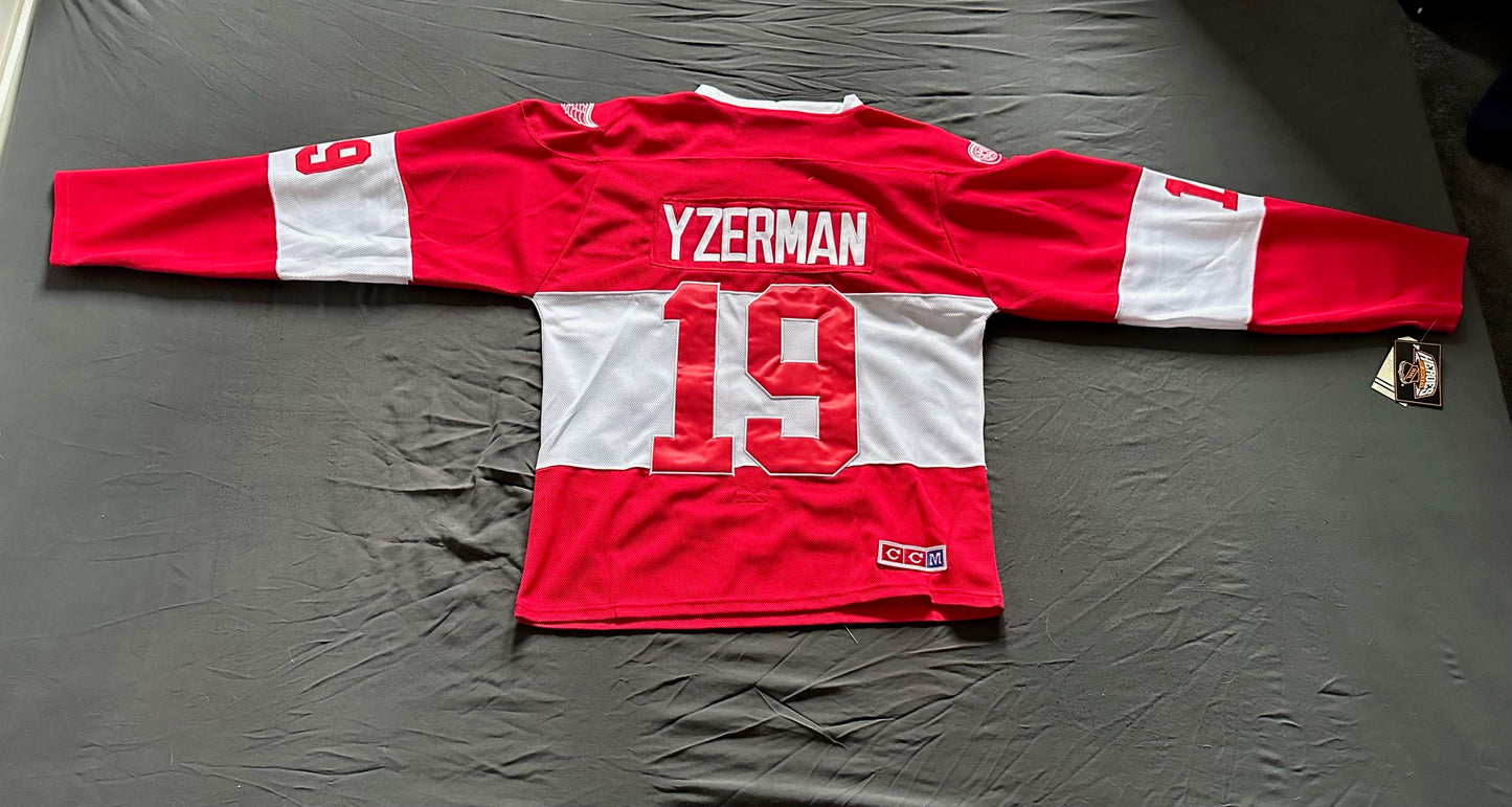 CCM Detroit Red Wings Yzerman Hockey Shirt Large