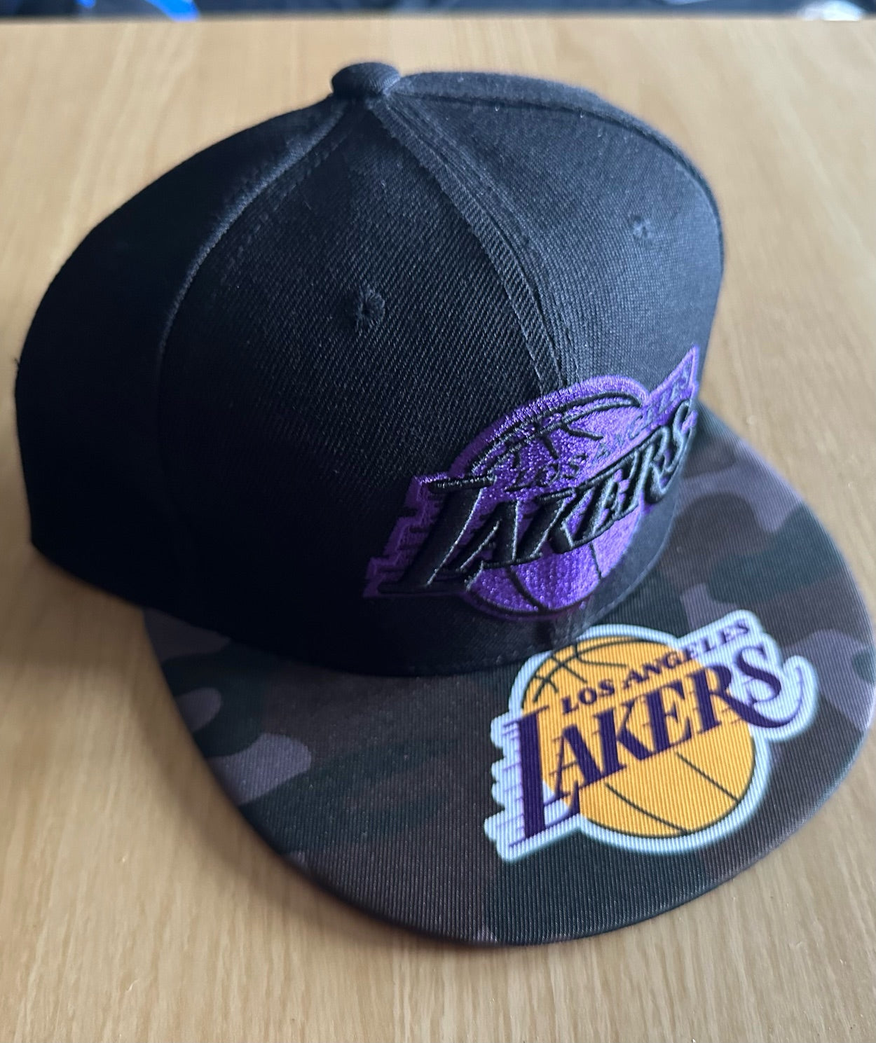 Los Angeles Lakers NBA SnapBack Baseball Cap Multicolour New With Sticker