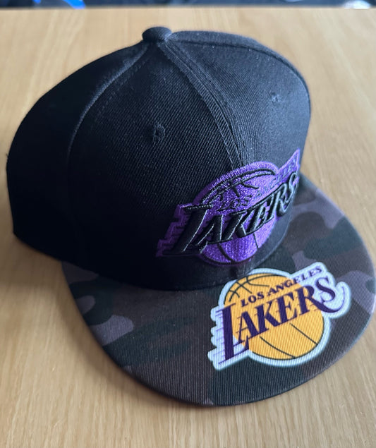Los Angeles Lakers NBA SnapBack Baseball Cap Multicolour New With Sticker