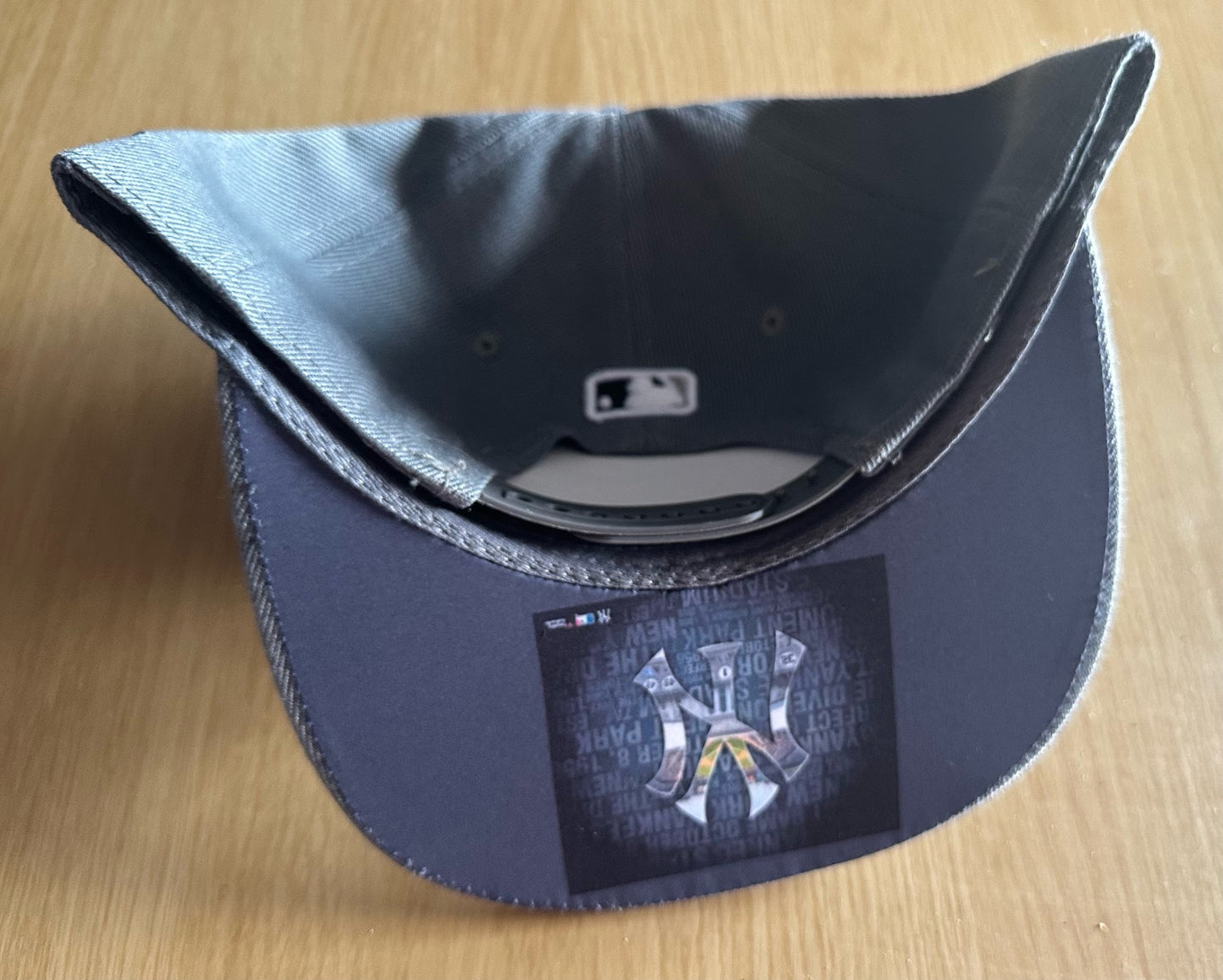 New York Yankees MLB SnapBack Baseball Cap Multicolour New With Sitcker