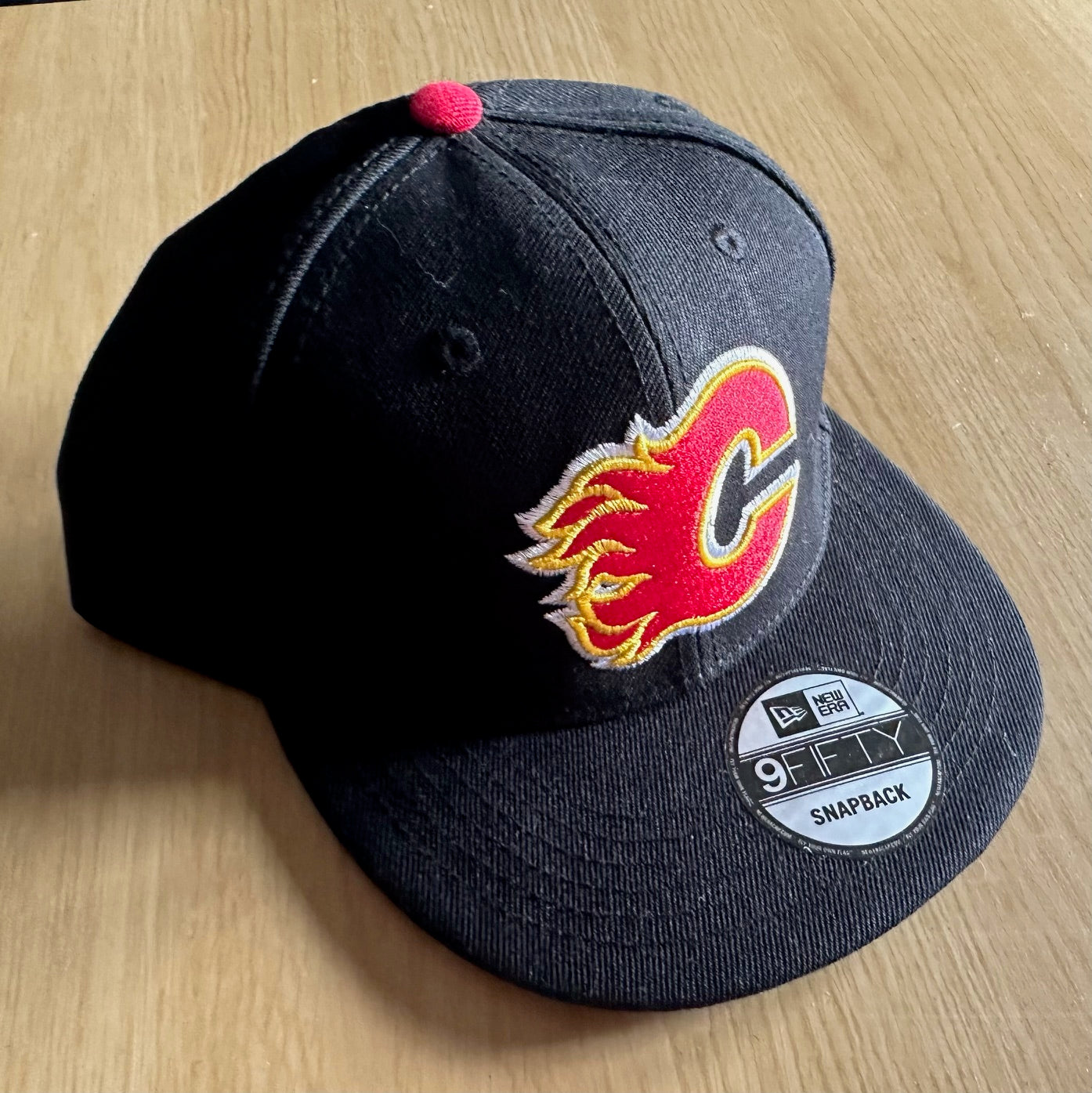 Calgary Flames NHL SnapBack Baseball Cap Multicolour New With Sticker