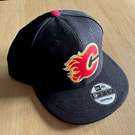 Calgary Flames NHL SnapBack Baseball Cap Multicolour New With Sticker