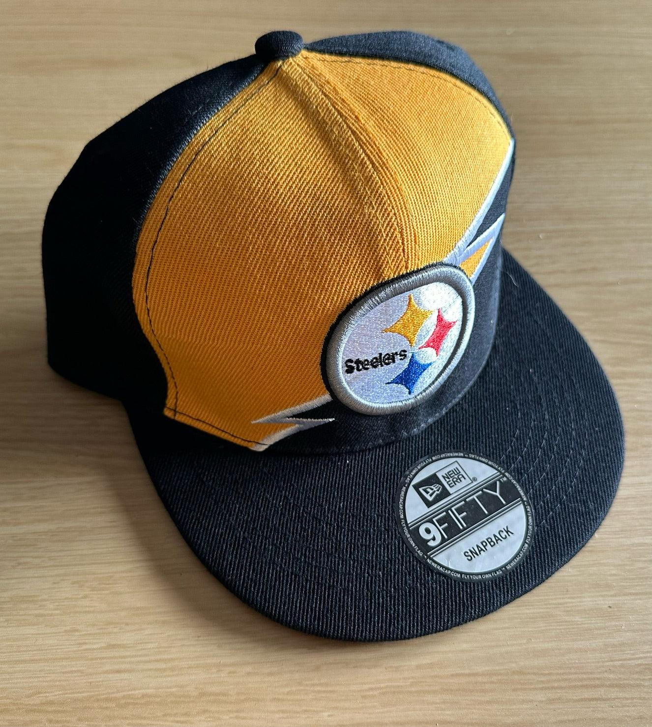 Pittsburgh Steelers  NFL 2 Tone SnapBack Baseball Cap Multicolour New With Sticker
