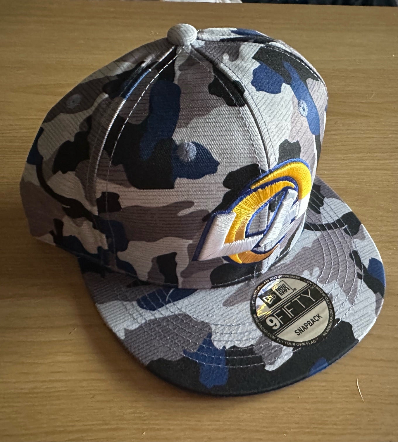 Los Angeles Rams NFL SnapBack Camo Baseball Cap Multicolour New With Sticker