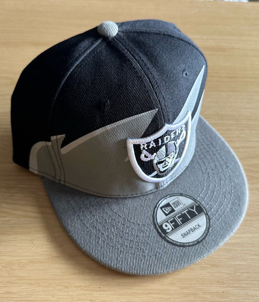 Las Vegas Raiders  NFL 2 Tone SnapBack Baseball Cap Multicolour New With Sticker