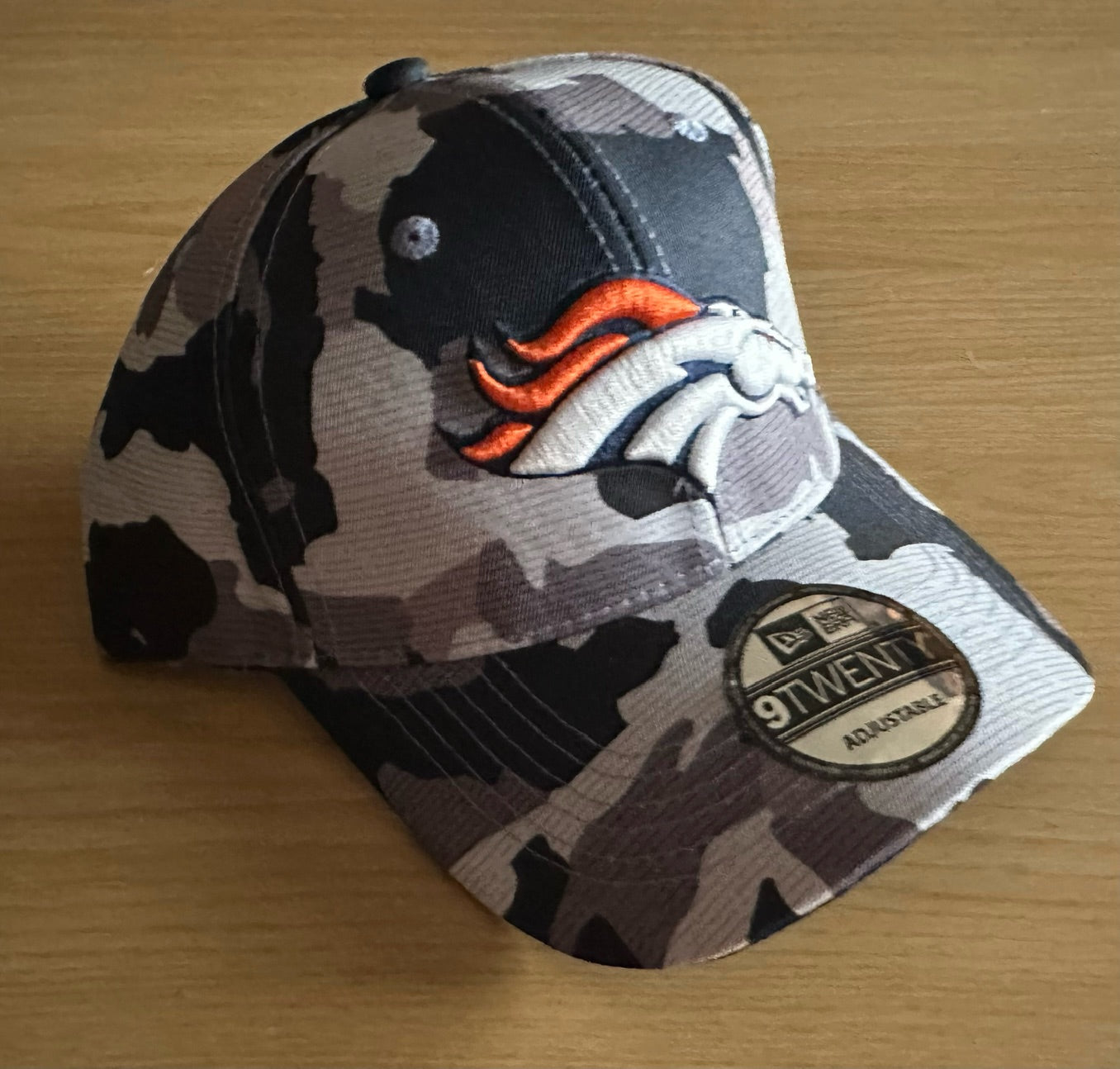 Denver Broncos NFL Camo Baseball Cap Multicolour New With Sticker