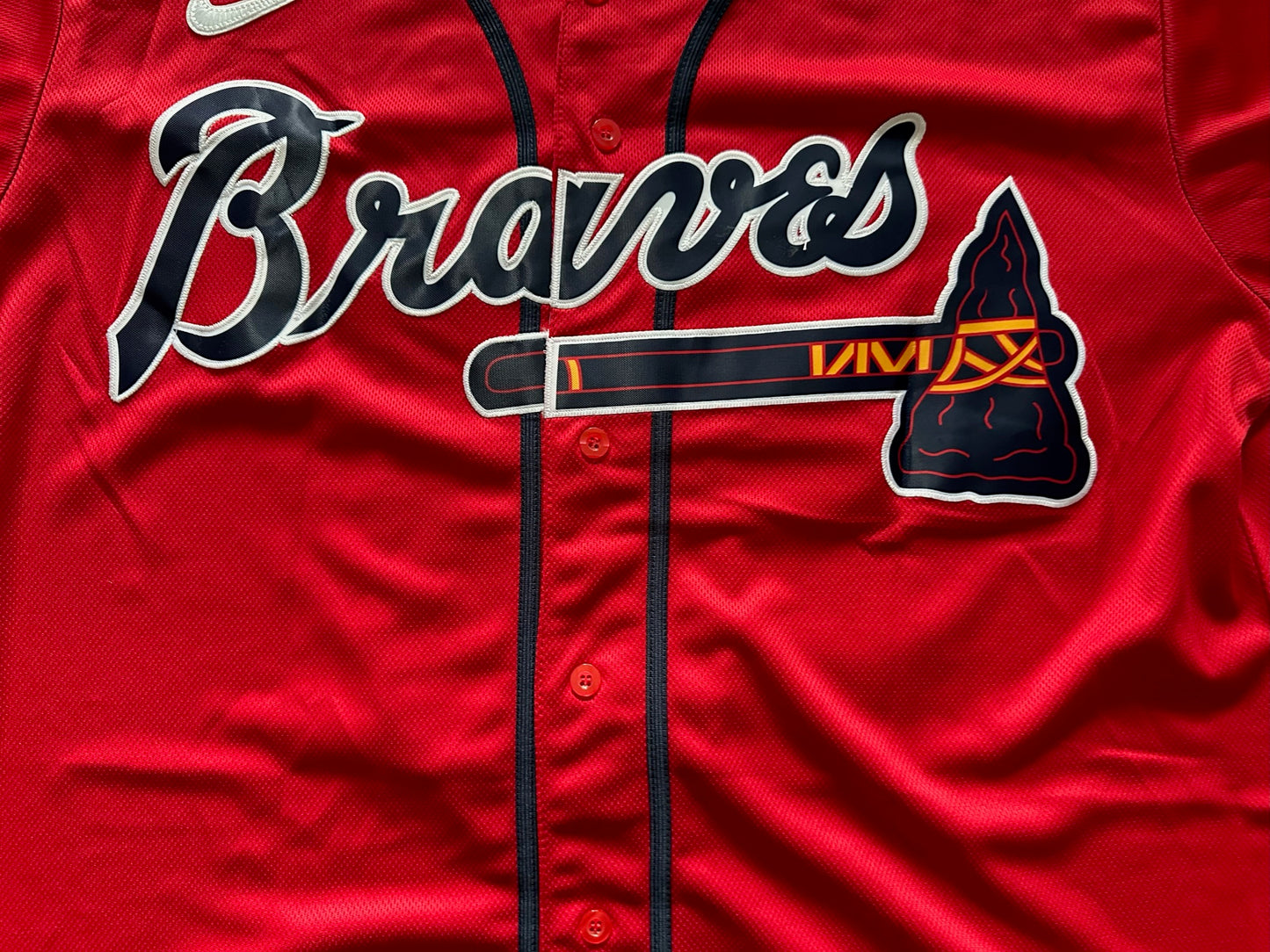 Atlanta Braves Retro MLB Baseball Shirt Large Jones 10 Red