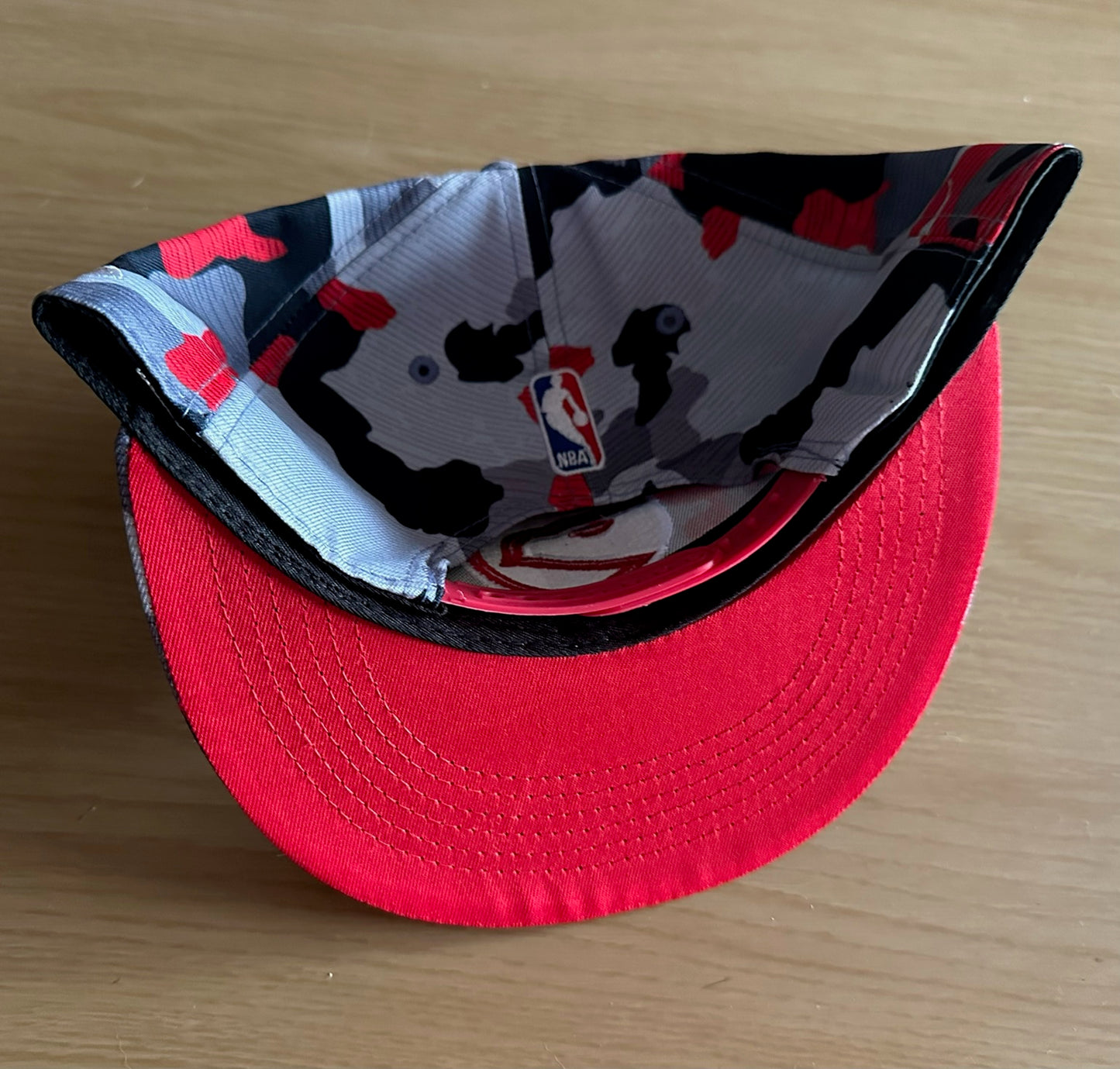 Atlanta Hawks NBA SnapBack Camo Baseball Cap Multicolour New With Sticker