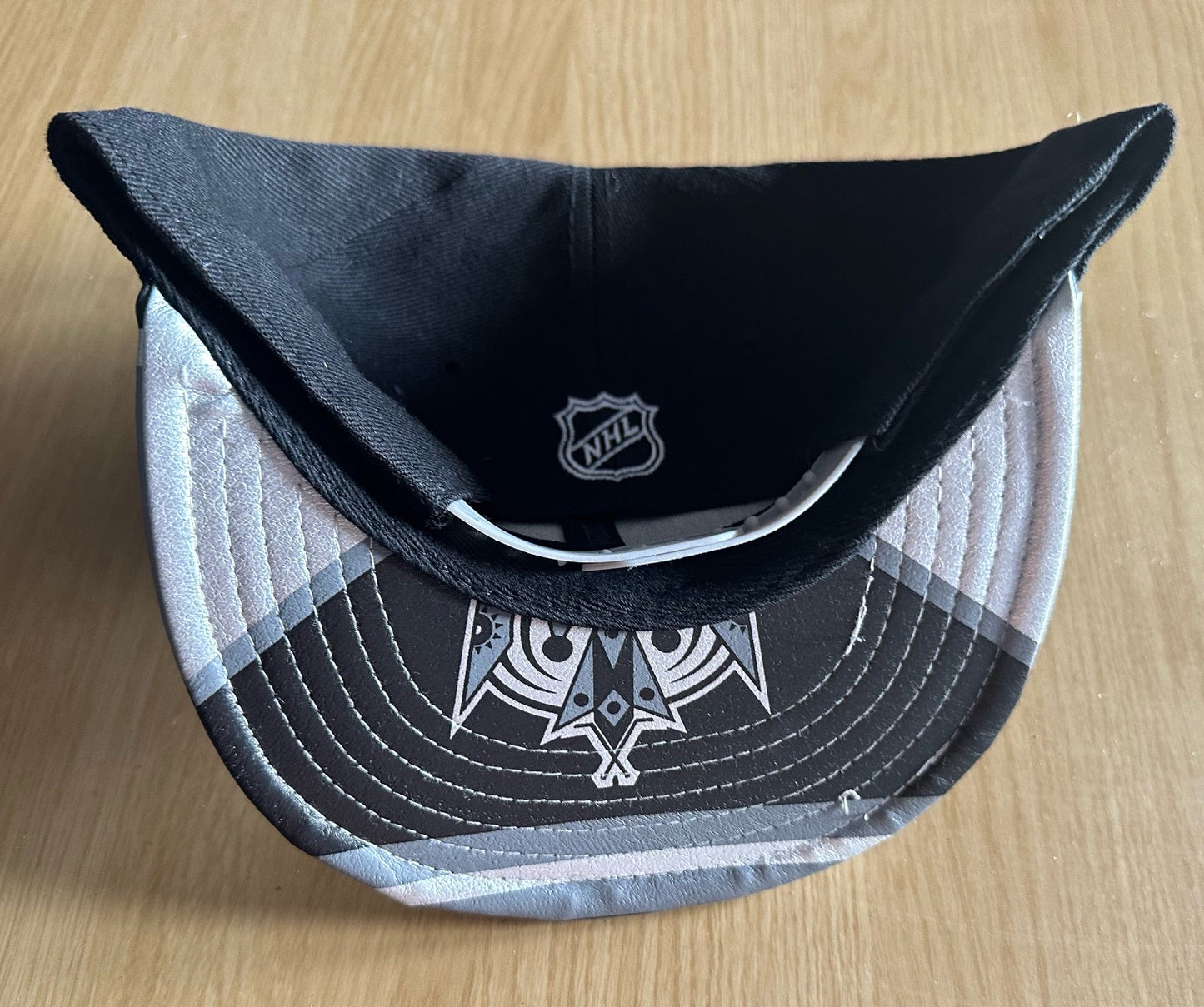 Los Angeles LA Kings NHL SnapBack Baseball Cap Multicolour New With Sticker