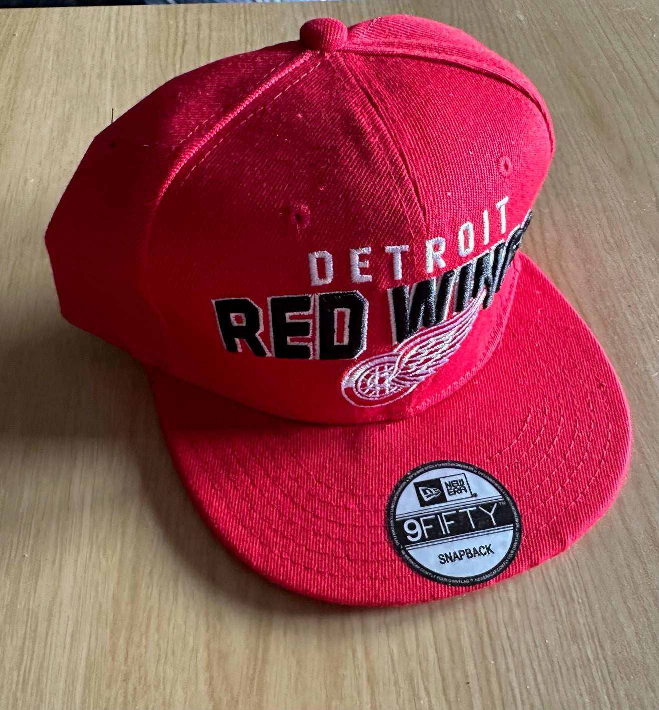 Detroit Red Wings NHL SnapBack Baseball Cap Multicolour New With Sticker