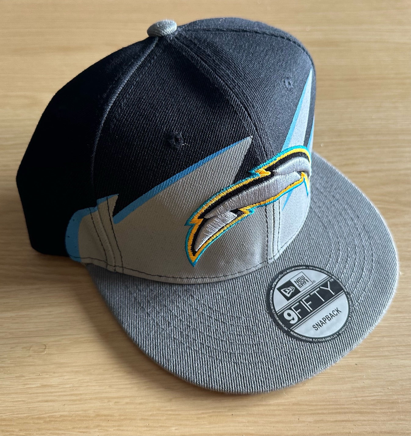 Los Angeles Chargers  NFL 2 Tone SnapBack Baseball Cap Multicolour New With Sticker