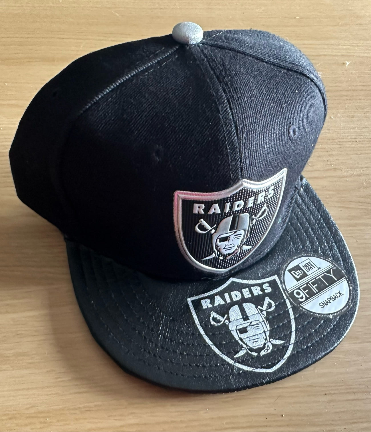 Las Vegas Raiders NFL SnapBack Baseball Cap Multicolour New With Sticker