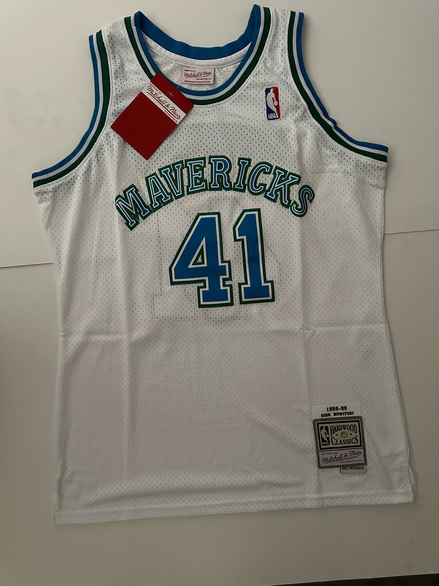 Dallas Mavericks NBA Hardwood Classics Nowitzki Basketball Vest Large 41 White