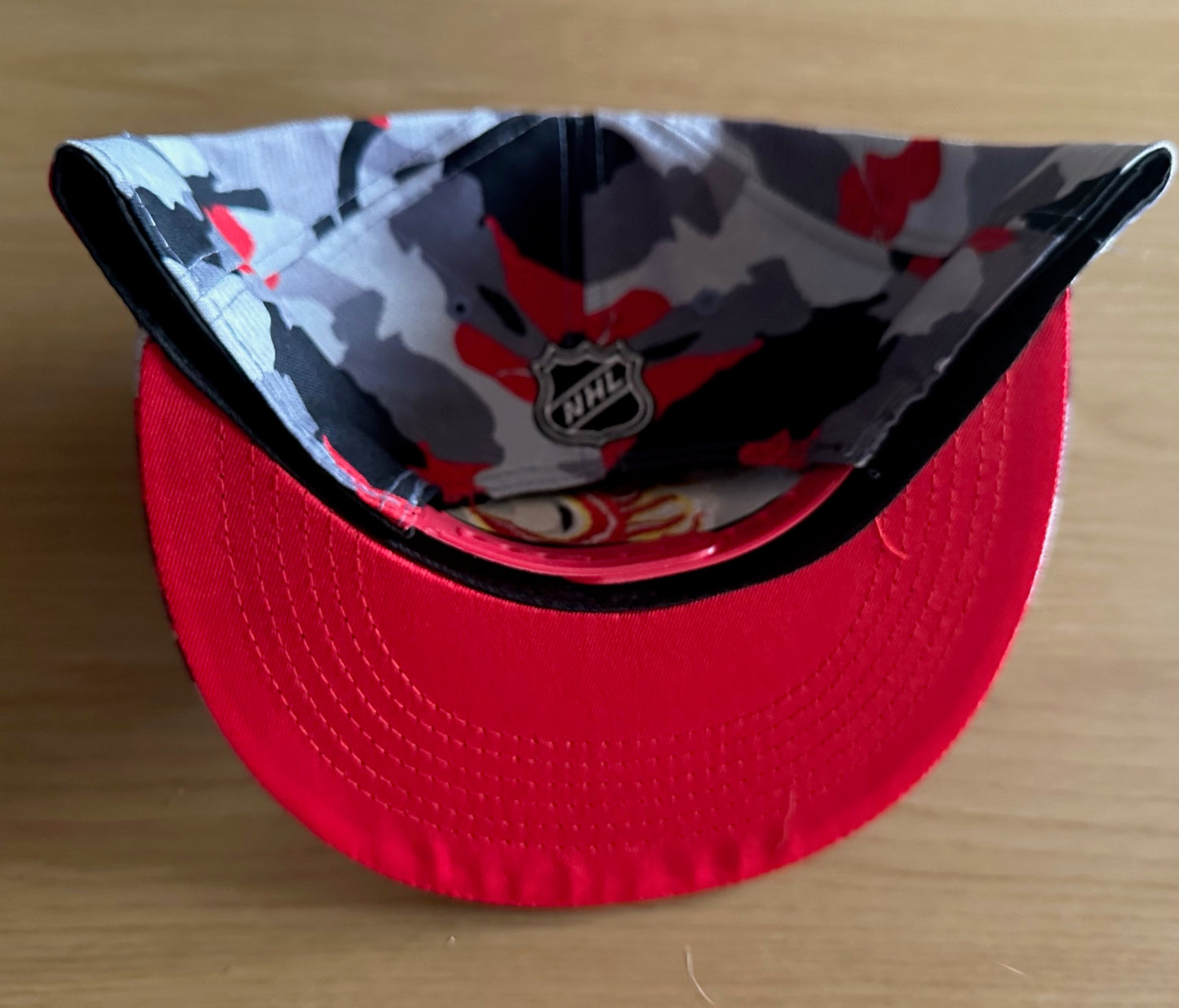 Calgary Flames NHL SnapBack Camo Baseball Cap Multicolour New With Sticker