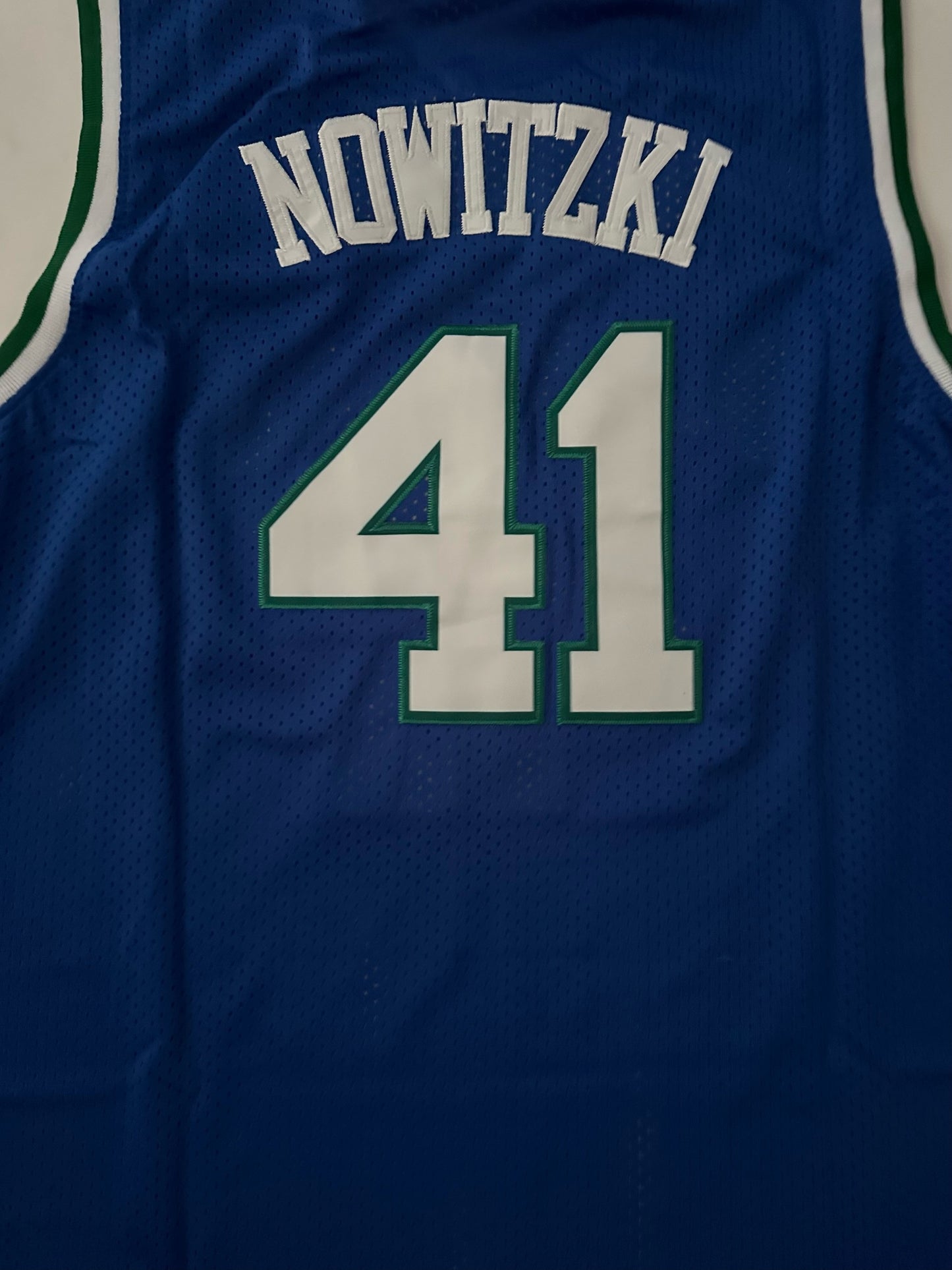 Dallas Mavericks NBA Hardwood Classics Nowitzki Basketball Vest Large 41 Blue