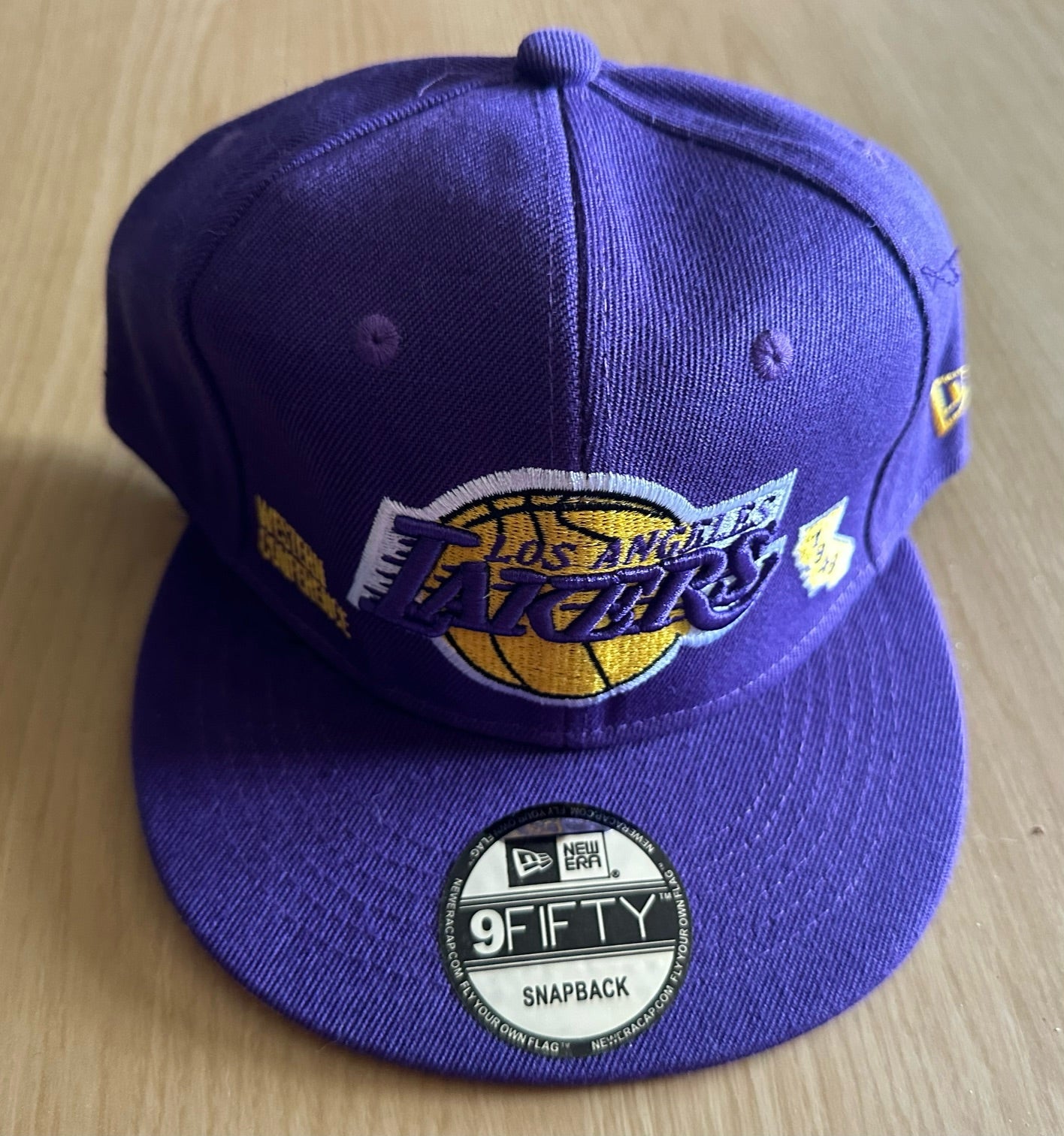 Los Angeles Lakers NBA SnapBack Baseball Cap Multicolour New With Sticker