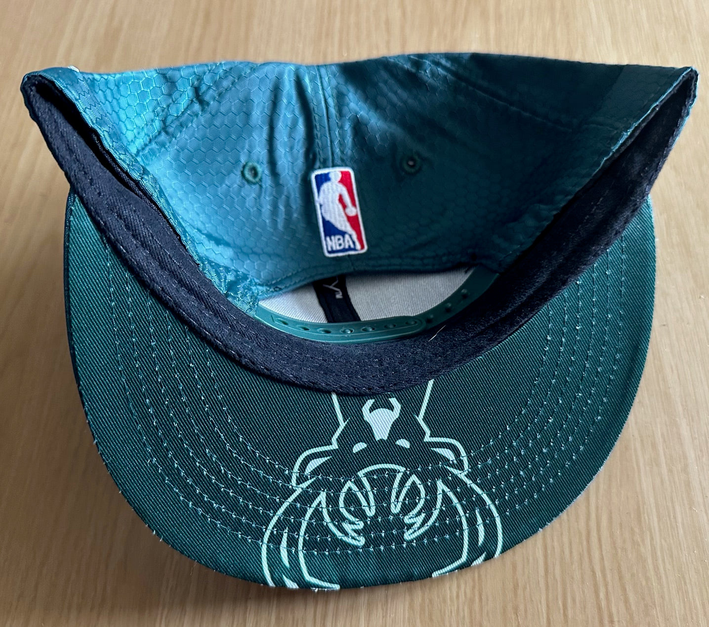 Milwaukee Bucks NBA SnapBack Baseball Cap Multicolour New With Sticker