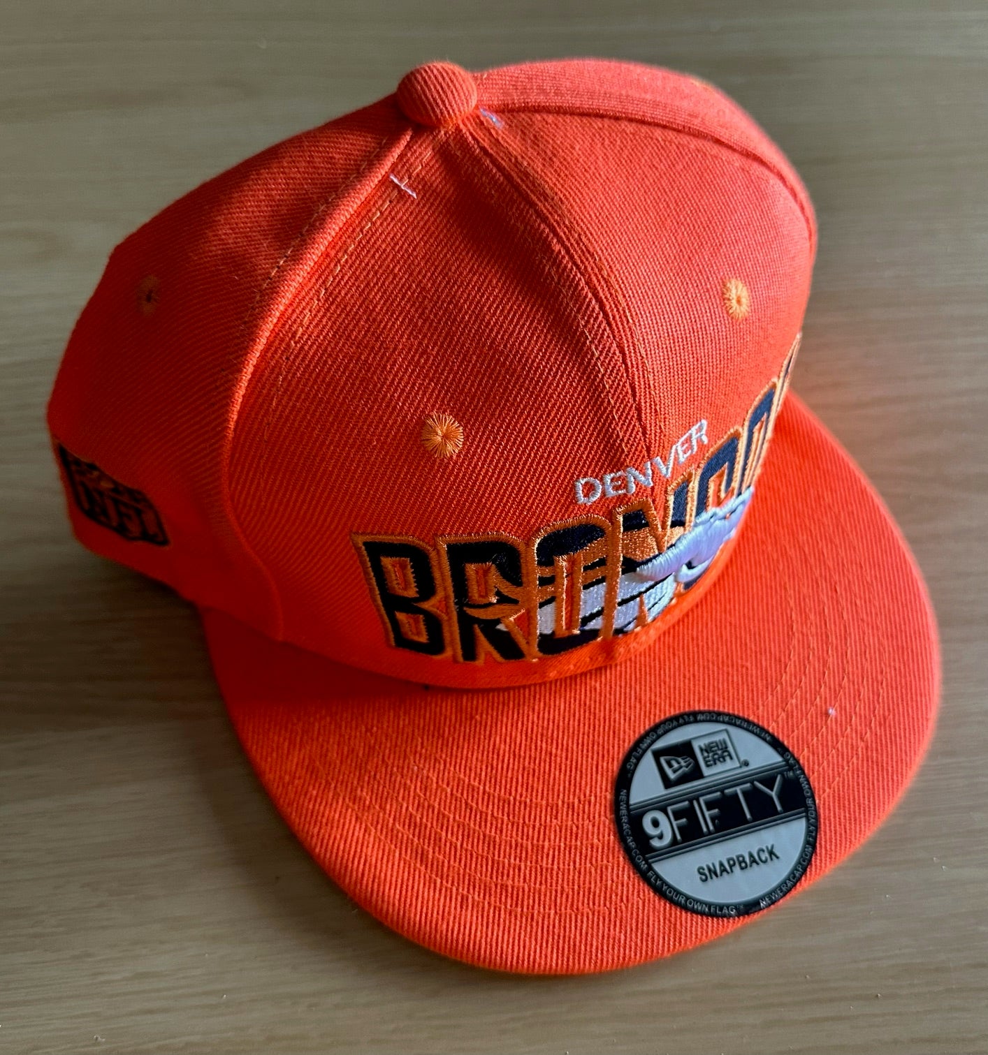 Denver Broncos NFL SnapBack Baseball Cap Multicolour New With Sticker