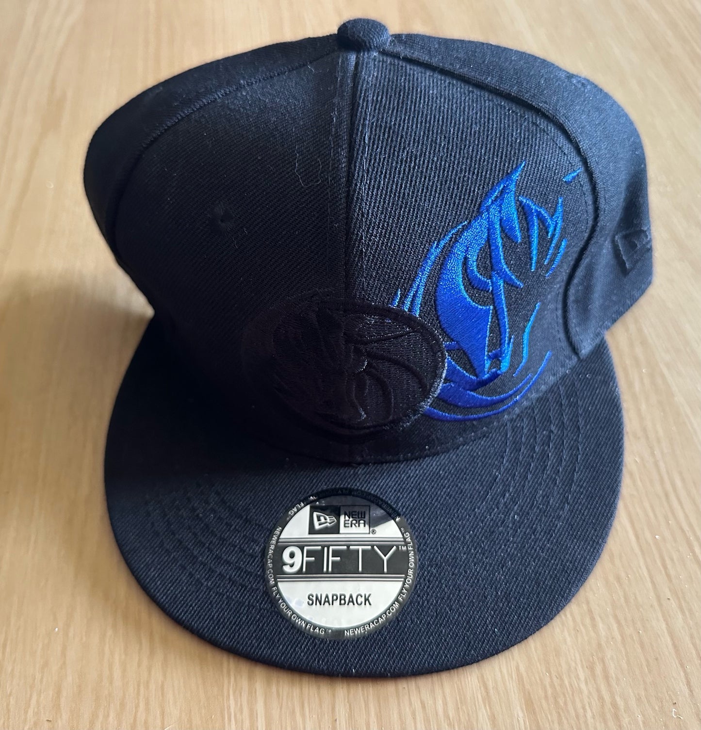 Dallas Mavericks NBA SnapBack Baseball Cap Multicolour New With Sticker