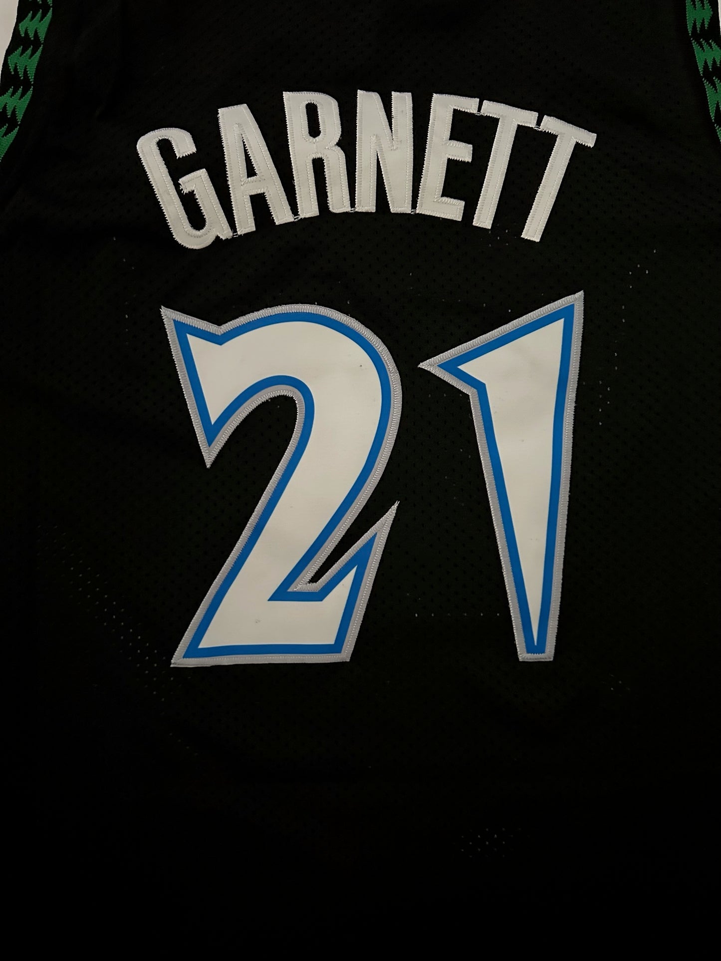 Minnesota Timberwolves NBA Hardwood Classics Basketball Vest Large Garnett 21 Black