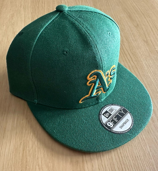 Oakland A's MLB SnapBack Baseball Cap Multicolour New With Sitcker