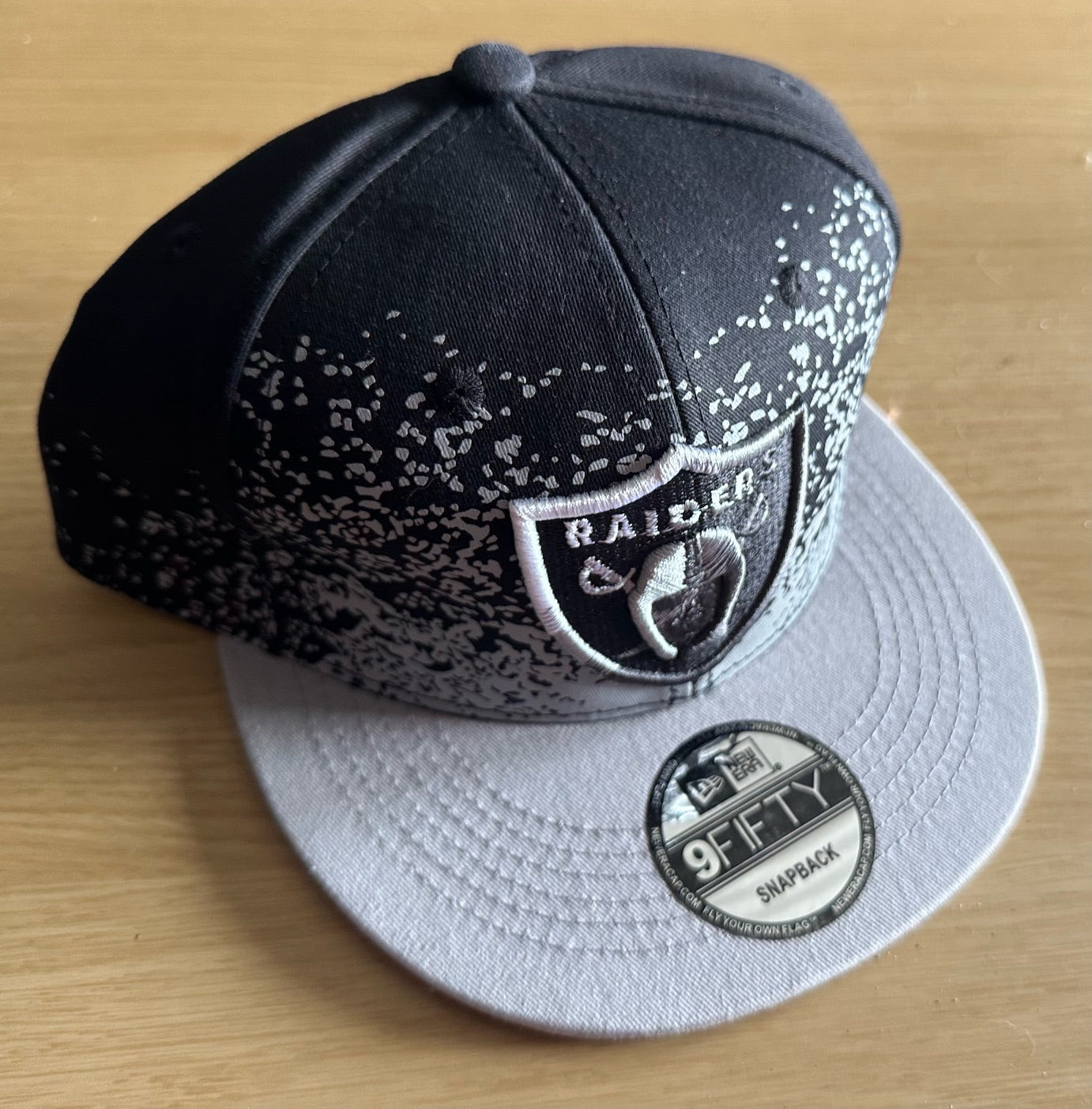 Las Vegas Raiders NFL SnapBack Baseball Cap Multicolour New With Sticker