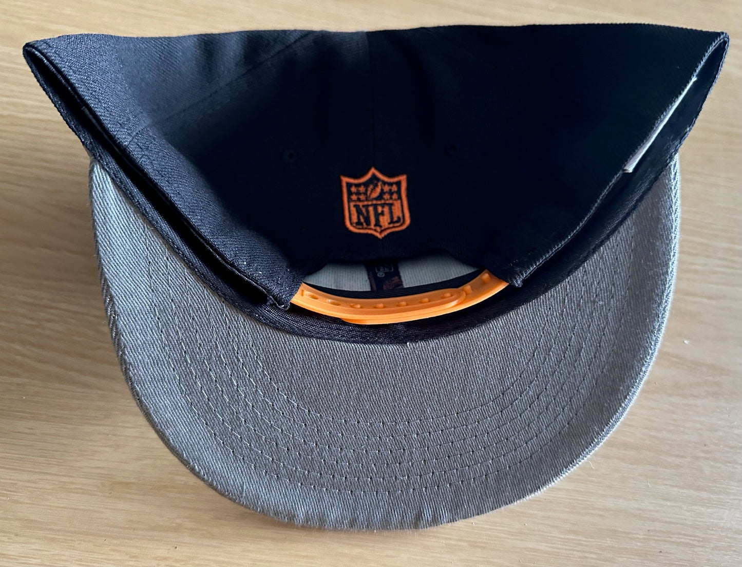 Cleveland Browns  NFL 2 Tone SnapBack Baseball Cap Multicolour New With Sticker