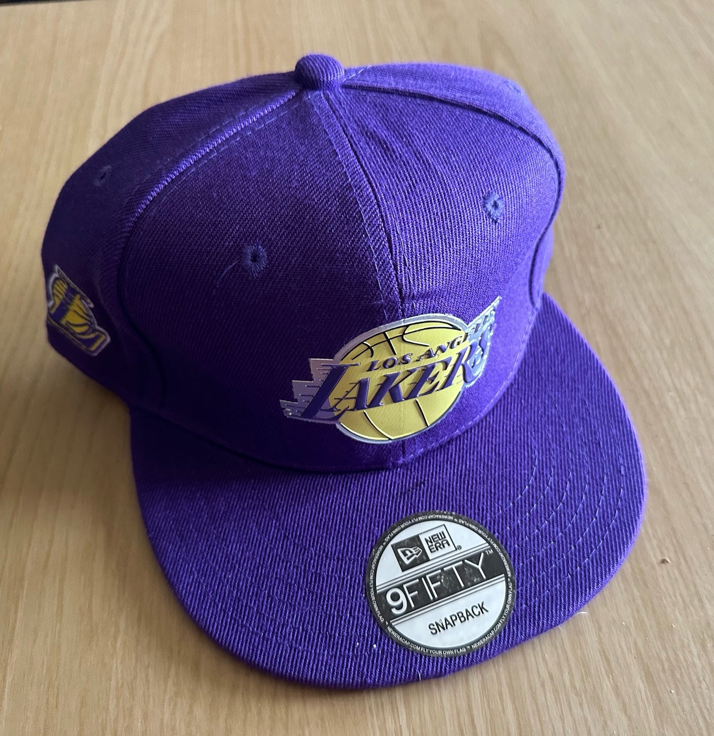 Los Angeles Lakers NBA SnapBack Baseball Cap Multicolour New With Sticker