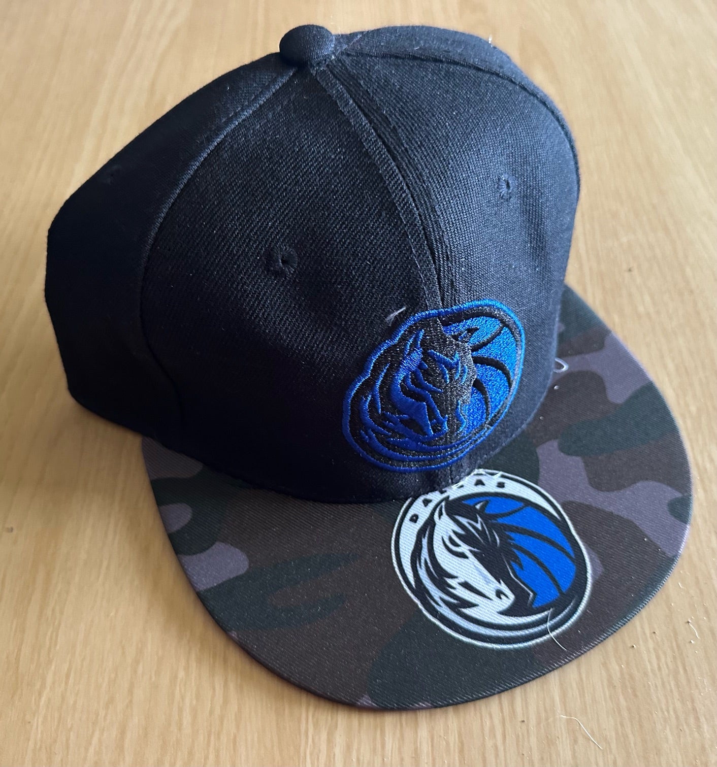 Dallas Mavericks NBA SnapBack Baseball Cap Multicolour New With Sticker