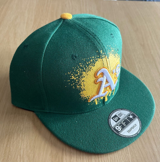 Oakland A's MLB SnapBack Baseball Cap Multicolour New With Sitcker