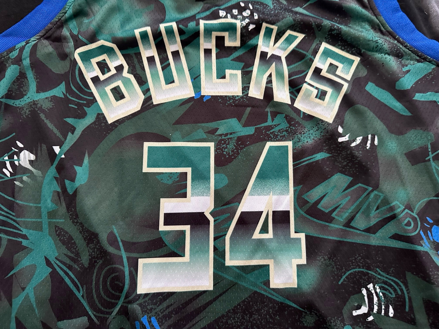 Retro Cloudy Milwaukee Bucks Antetokounmpo Basketball Vest Large Green