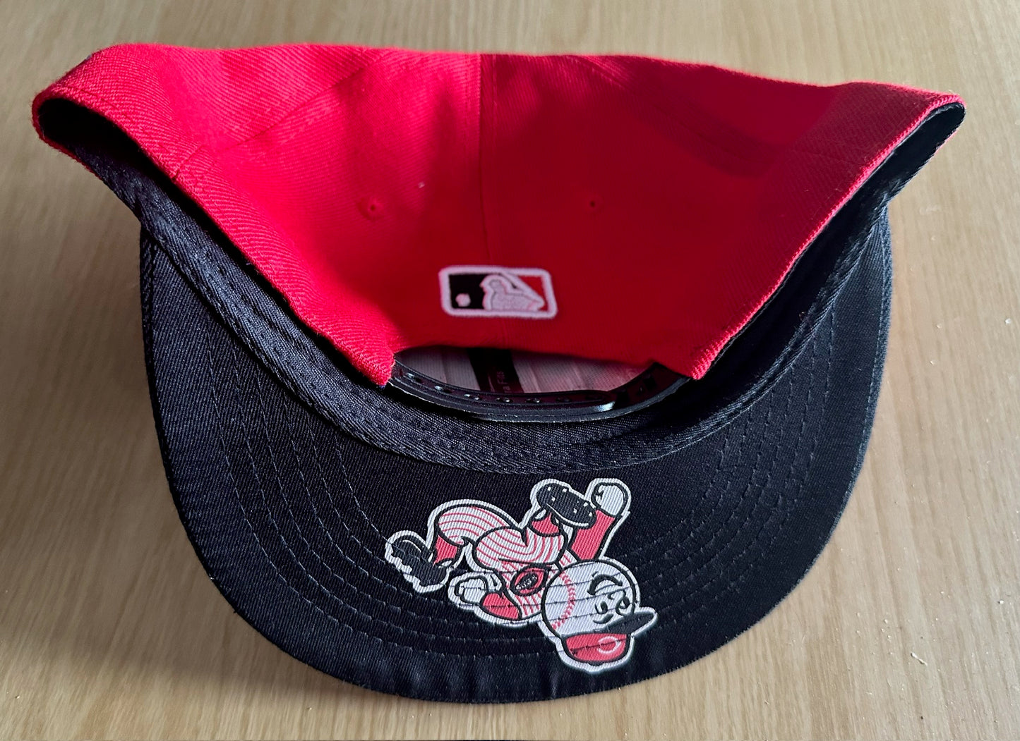 Cincinnati Reds MLB SnapBack Baseball Cap Multicolour New With Sitcker