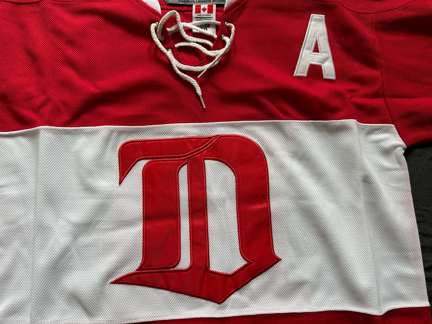 CCM Detroit Red Wings Shanahan Hockey Shirt Large
