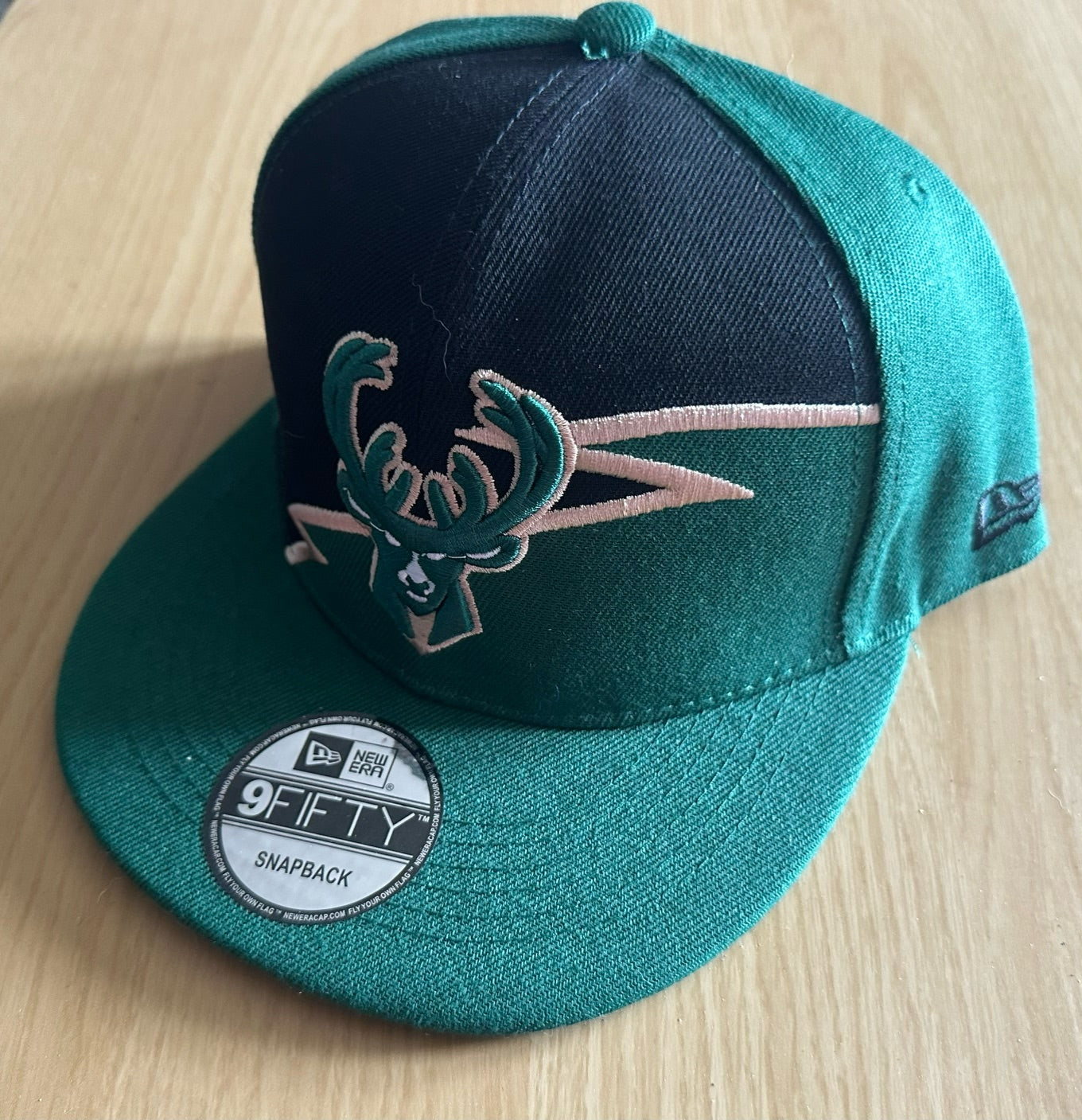 Milwaukee Bucks NBA SnapBack Baseball Cap Multicolour New With Sticker