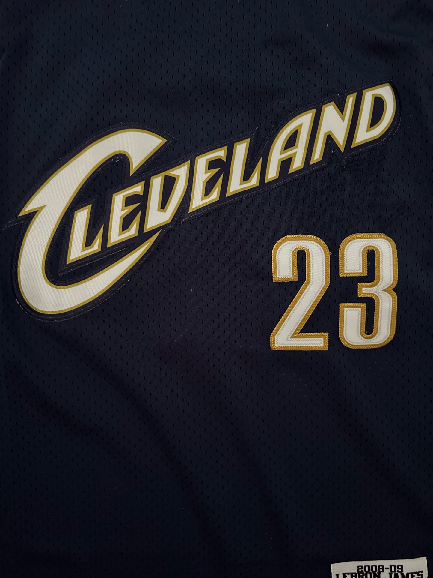 Cleveland Cavaliers NBA Hardwood Classics Basketball Vest Large James 23 Blue