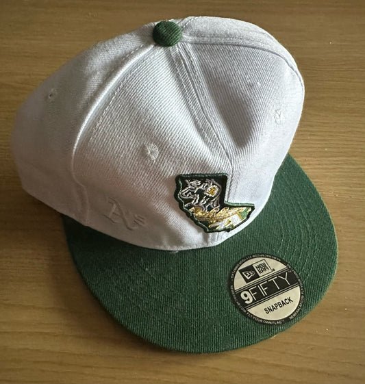 Oakland A's Athletics MLB SnapBack Baseball Cap Multicolour New With Sticker