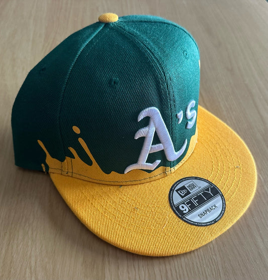 Oakland A's MLB SnapBack Baseball Cap Multicolour New With Sitcker